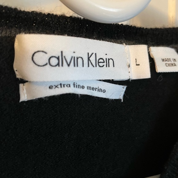 SOLD Calvin Klein Men’s Black Solid V-Neck Sweater Vest Size Large - Picture 3 of 4